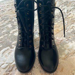 Tommy Hilfiger Twessie Boots Size 7.5